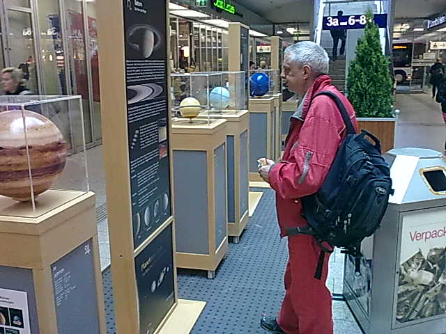 "G�tterboten - Feuer vom Himmel" und "Planetenwelten" ----- Faszinierende Ausstellungen  im Erfurter Hauptbahnhof.